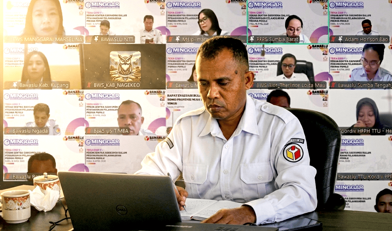 Koordinator Divisi Penanganan Pelanggaran dan Penyelesaian Sengketa (PPPS) Bawaslu Nagekeo, Blasius Timba saat mengikuti kegiatan Minggar secara daring, Rabu (15/04)